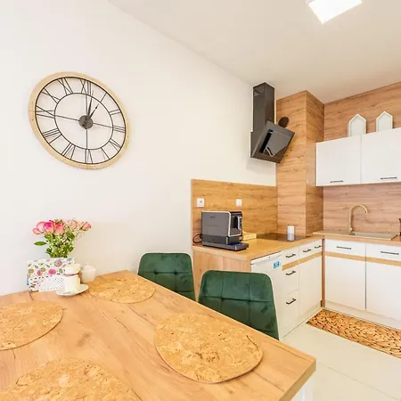 Horyzont - Kapitanski Mostek- Blisko Portu- Mozliwosc Wykupienia Sniadania Apartment Kolberg