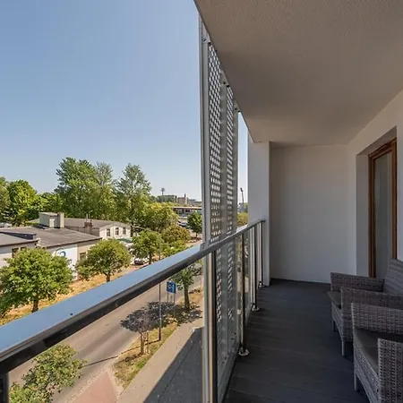 Apartment Horyzont - Kapitanski Mostek- Blisko Portu- Sniadania Kolobrzeg